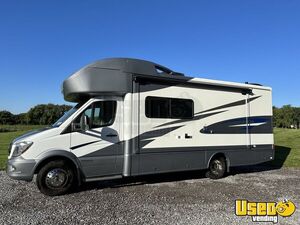 2019 Winnebago Navion Mobile Hair Salon Truck with Full Bathroom for Sale in New York!