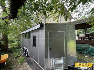 2016 Mobile Barbershop /Salon Trailer w/ Bathroom Mobile Business Unit for Sale in New York!