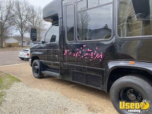 2012 Ford E350 Super Duty Mobile Hair Salon | Mobile Business Unit for Sale in Tennessee!