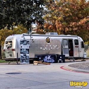 2000 28' Airstream Mobile Barbershop with 3 Full Stations for Sale in Texas!
