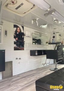 Mobile Hair Salon Bus / Truck Mobile Hair Salon Truck Bathroom Florida Gas Engine for Sale