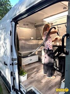 Mobile Pet Grooming Truck Pet Care / Veterinary Truck Interior Lighting New Jersey for Sale