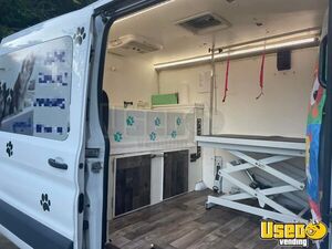 Mobile Pet Grooming Truck Pet Care / Veterinary Truck Interior Lighting Tennessee for Sale