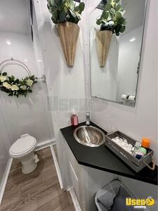 Mobile Restroom Trailer Restroom / Bathroom Trailer Hand-washing Sink Connecticut for Sale