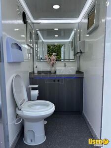 Mobile Stage Trailer Restroom / Bathroom Trailer Hand-washing Sink California for Sale