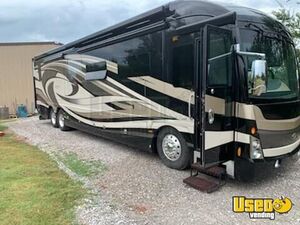 Low Mileage - 2014 45' American Coach Motorhome Bus/ Luxury Home Bus for Sale in Alabama!