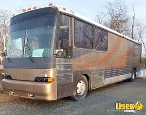 2000 - Massive MCI Detroit Diesel Motorhome Bus/ Mobile Home for Sale in New York!