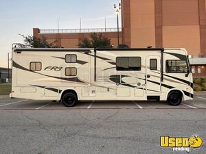 Very Clean - 2018 33' Forest River Class A RV/ Luxury Motorhome Bus for Sale in Texas!