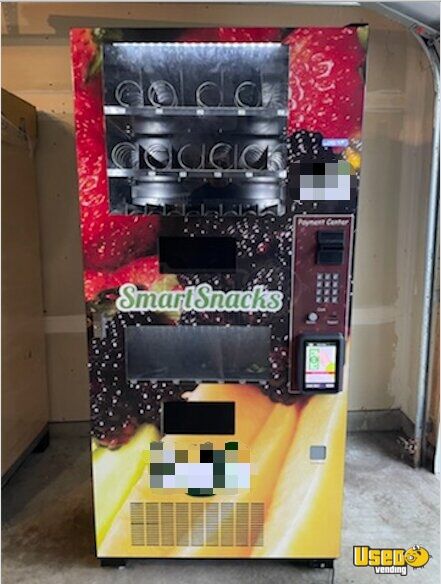 Refurbished Seaga N2G4000 Healthy Combo Vending Machine 