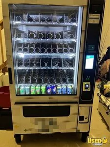 Seaga Snack and Soda Drink Combo Healthy Vending Machine For Sale in North Carolina!