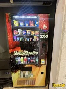 Seaga Electrical Snack and Cold Drink Combination Vending Machine For Sale in Texas!