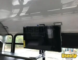New Build Food Truck Insulated Walls Florida Diesel Engine for Sale