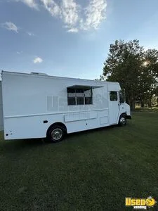 2015 22' Freightliner MT45 All-Purpose Food Truck w/ 2026 Kitchen Buildout for Sale in Tennessee!