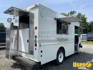 2002 Workhorse P42 Diesel Food Truck with Newly Built Out Kitchen for Sale in Virginia!