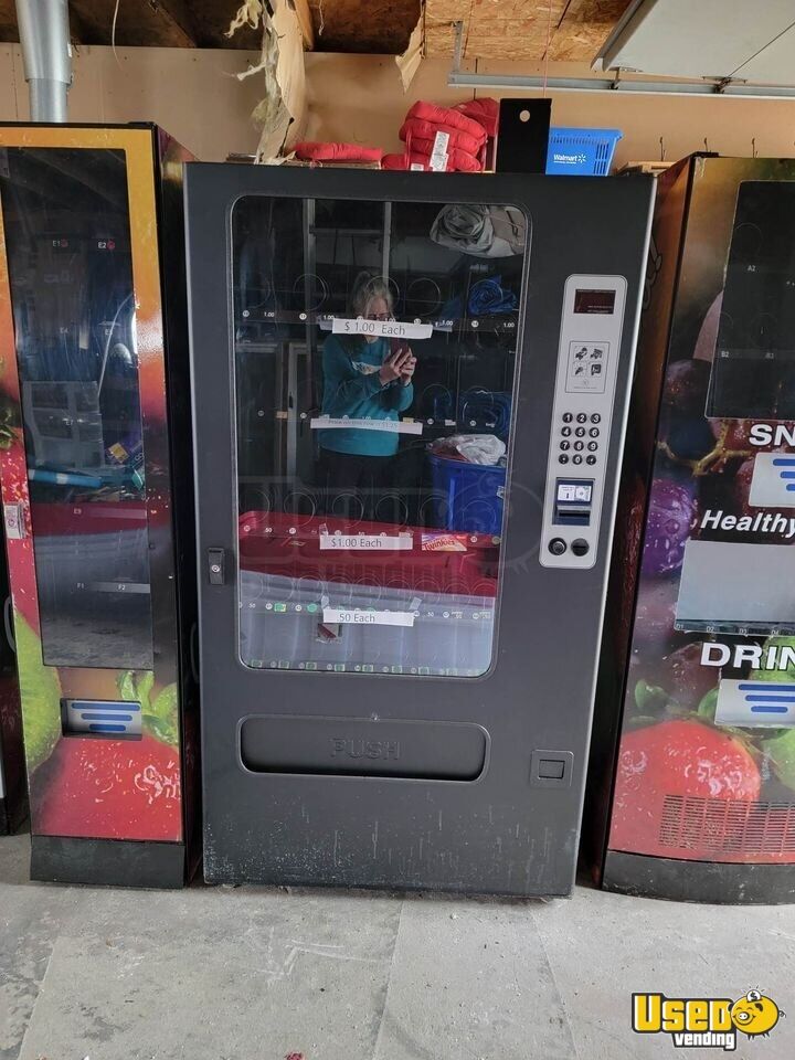 USI Model 3545 Refrigerated Combo Vending machine. 