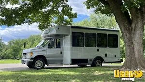 Versatile - Ford E350 Mobile Photography Truck Mobile Business Unit for Sale in Ohio!