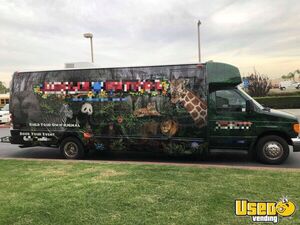 Very Profitable 2006 Ford E450 31&rsquo; Mobile Stuff-Your-Own Animal Business for Sale in Texas!