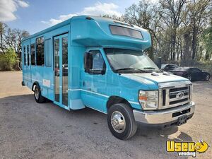 2015 Ford F550 Starcraft Converted Bus | Mobile Business Unit for Sale in Texas!
