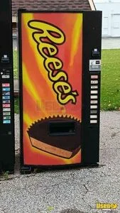 Dixie Narco 700CV Reese's Chilled Candy Refrigerated Snack Vending Machine for Sale in Ohio!!!