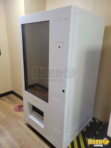 Silkron Smart Touchscreen Retail or Snack Vending Machine For Sale in Tennessee!