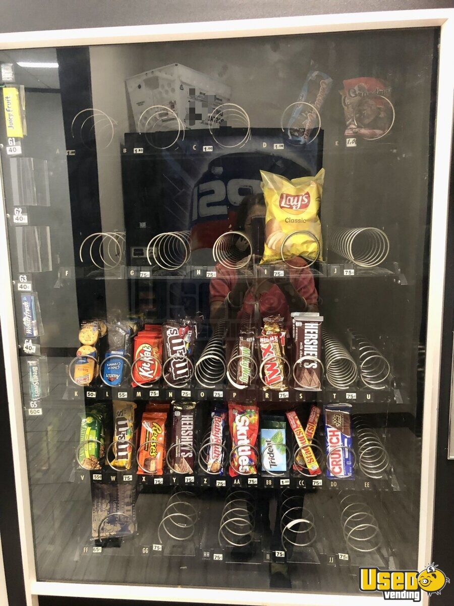Large Glass Front Retail Business or Snack Vending Machine For Sale in