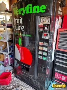Electrical VeryFine Cans Fruit Juice Vending Machine For Sale in Washington!