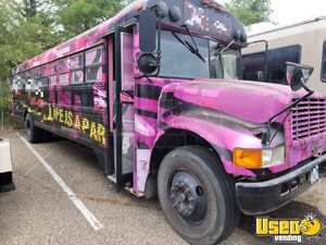 2001 International 3000 Thomas 40' Mobile Party Bus with Bathroom for Sale in Minnesota!