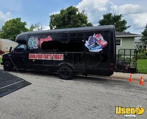 Turn Key - 2006 Ford F450 Video Game Party Bus | Mobile Business Unit for Sale in Illinois!