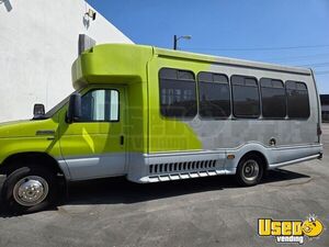 Turnkey - 2015 Ford E450 Super Duty Mobile Pet Grooming Bus with Wheelchair Lift for Sale in California!