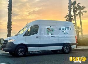 2020 Mercedes-Benz Sprinter 2500 Hanvey Mobile Dog Grooming Van for Sale in California!