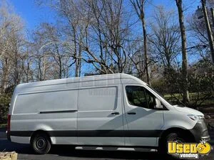 2020 Mercedes Sprinter 2500 Mobile Dog Grooming Van 170” WB Mobile Business Unit for Sale in Connecticut!