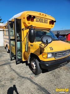 Well Equipped - 2004 Ford EC4 Mobile Pet Grooming Truck for Sale in Oregon!