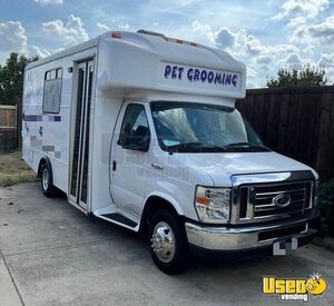 Fully Equipped - 2017 Ford E-450 Super Duty Pet Grooming Truck with Bathroom for Sale in Texas!