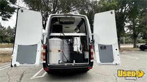 Pet Grooming Truck Pet Care / Veterinary Truck Interior Lighting California Diesel Engine for Sale