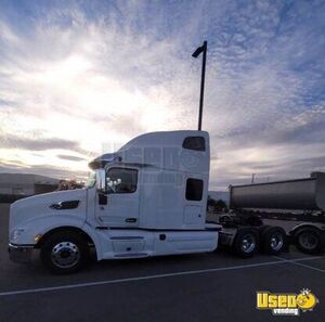 2020 Peterbilt 579 Sleeper Cab in Great Shape / Semi Truck with Paccar MX13 for Sale in Arizona!