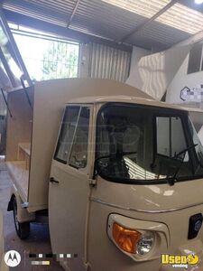 Piaggio Italian Coffee & Beverage Truck Texas Gas Engine for Sale