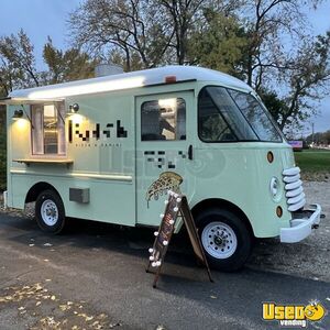 Vintage - 1964 Ford Grumman Pizza Food Truck | Mobile Food Unit for Sale in Illinois!