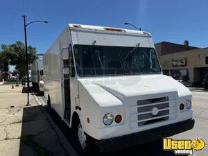 Turnkey - 2002 18' Freightliner Pizza Food Concession Truck for Sale in Illinois!
