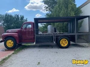 Vintage - 1952 12.5' Ford F7 Pizza Food Concession Truck for Sale in Indiana!