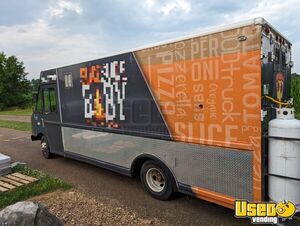 23' Chevrolet P30 Pizza Food Truck Used Mobile Pizzeria for Sale in Kentucky!