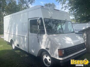 Low Mileage - 16' Chevrolet P32 Diesel Pizza Food Truck | Mobile Pizzeria Unit for Sale in New York!