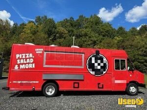 LOW MILES Turnkey - 2019 25' Ford F59 Loaded Pizza Food Truck Mobile Kitchen for Sale in North Carolina!