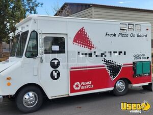 18' Chevrolet P30 Pizza Toasted Hot Sandwiches Food Truck with Fire Suppression System for Sale in Oregon!
