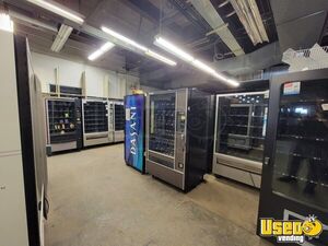 Refurbished Snack Machine 7 New York for Sale