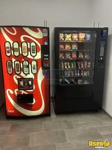 Refurbished Royal Vendors Soda Cold Drink Vending Machine For Sale in California!