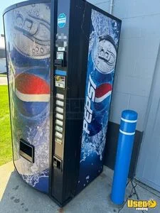 Electrical Royal Vendors Soda Cold Drink Vending Machine For Sale in New York!