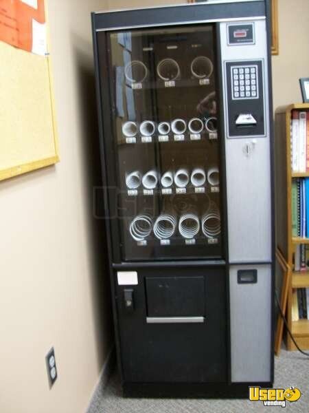 Savamco Fm1462 Other Snack Vending Machine Illinois for Sale