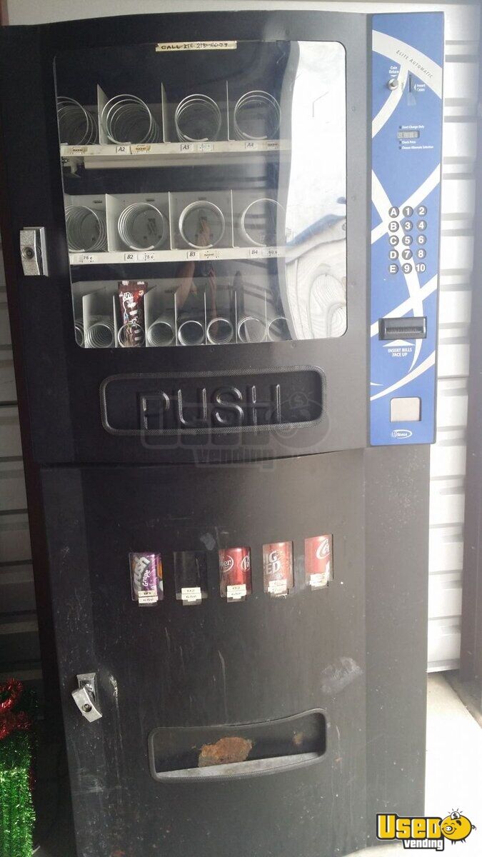 Seaga HF3500 Combo Vending Machine for Sale in Texas