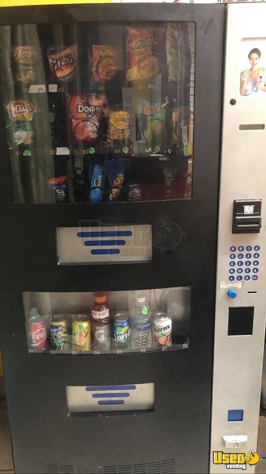 Seaga Futura Snack Soda Machine Used Combo Vending