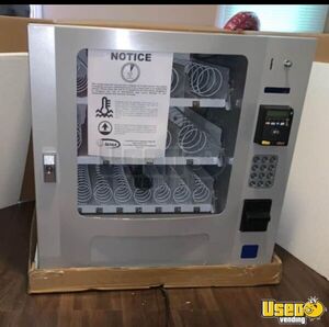 Seaga SM16 Counter Top Snack or Retail Vending Machine w/ CC Reader For Sale in Georgia!